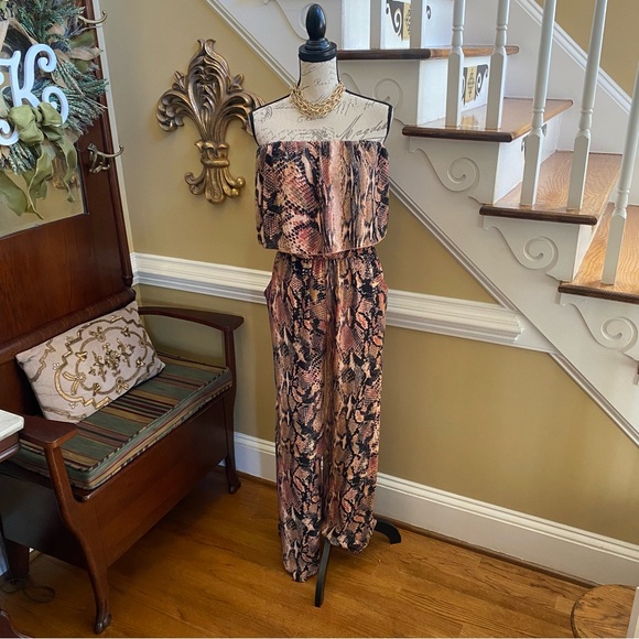 Tyche (Fab’rik) Strapless snakeskin jumpsuit - Picture 3 of 12